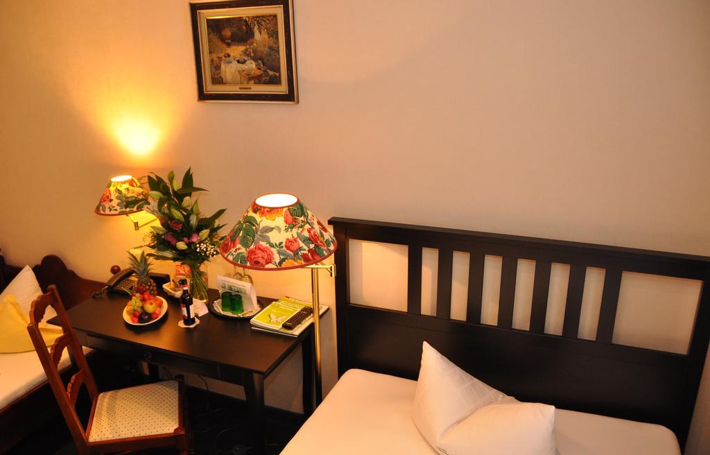 Flair-Hotel Waldfrieden Oberweißbach Екстериор снимка