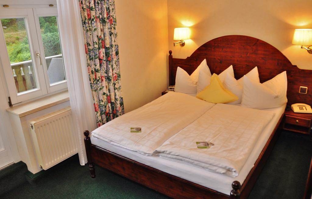 Flair-Hotel Waldfrieden Oberweißbach Екстериор снимка