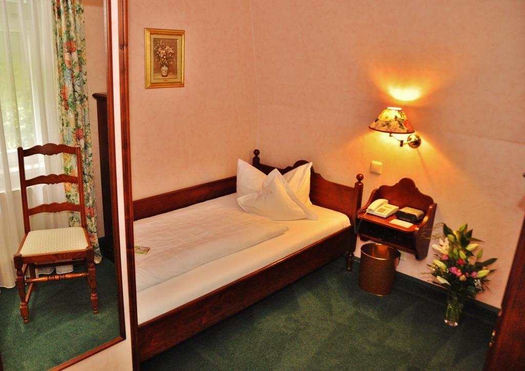 Flair-Hotel Waldfrieden Oberweißbach Екстериор снимка