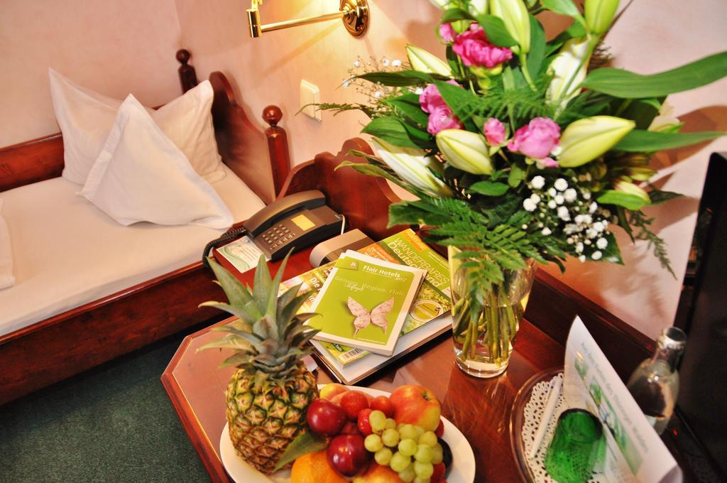 Flair-Hotel Waldfrieden Oberweißbach Екстериор снимка