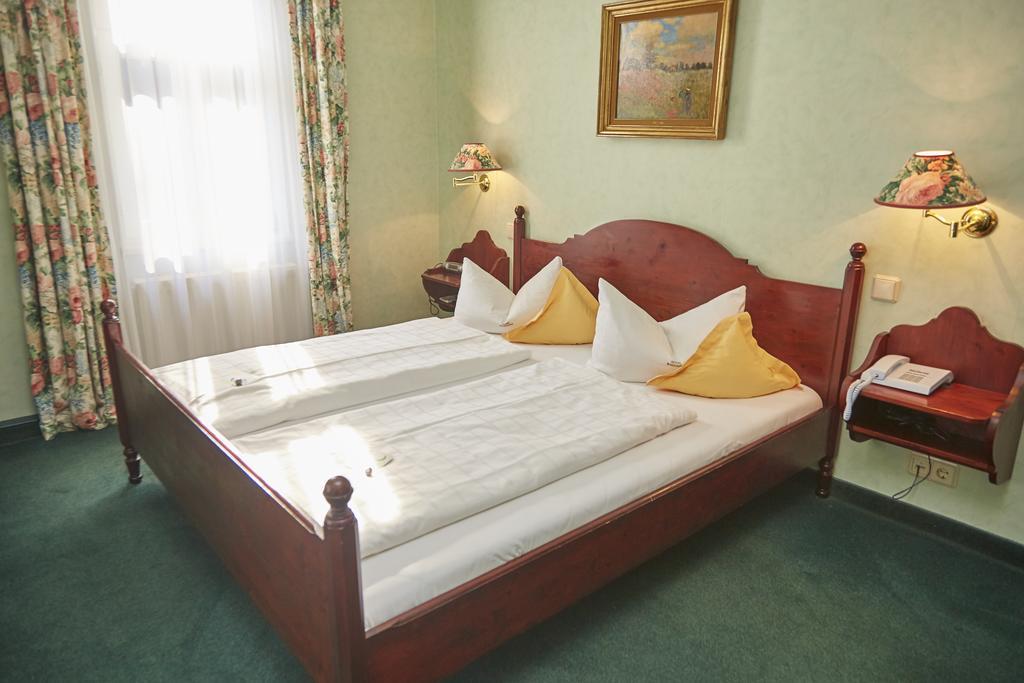 Flair-Hotel Waldfrieden Oberweißbach Екстериор снимка