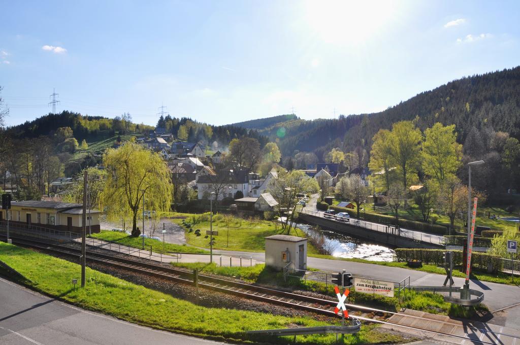 Flair-Hotel Waldfrieden Oberweißbach Екстериор снимка