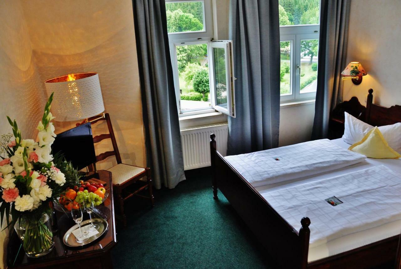 Flair-Hotel Waldfrieden Oberweißbach Екстериор снимка